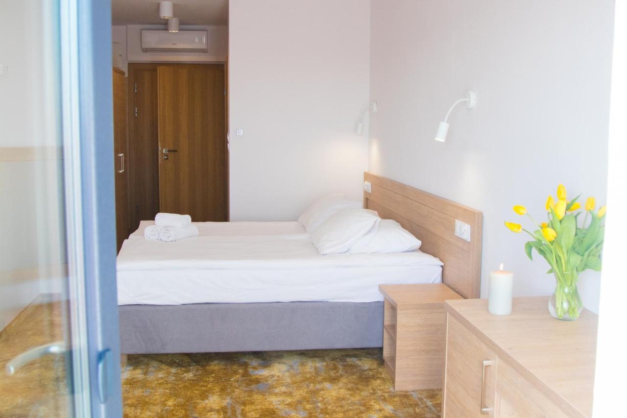 Amber Port Hotel Дарволко Екстериор снимка