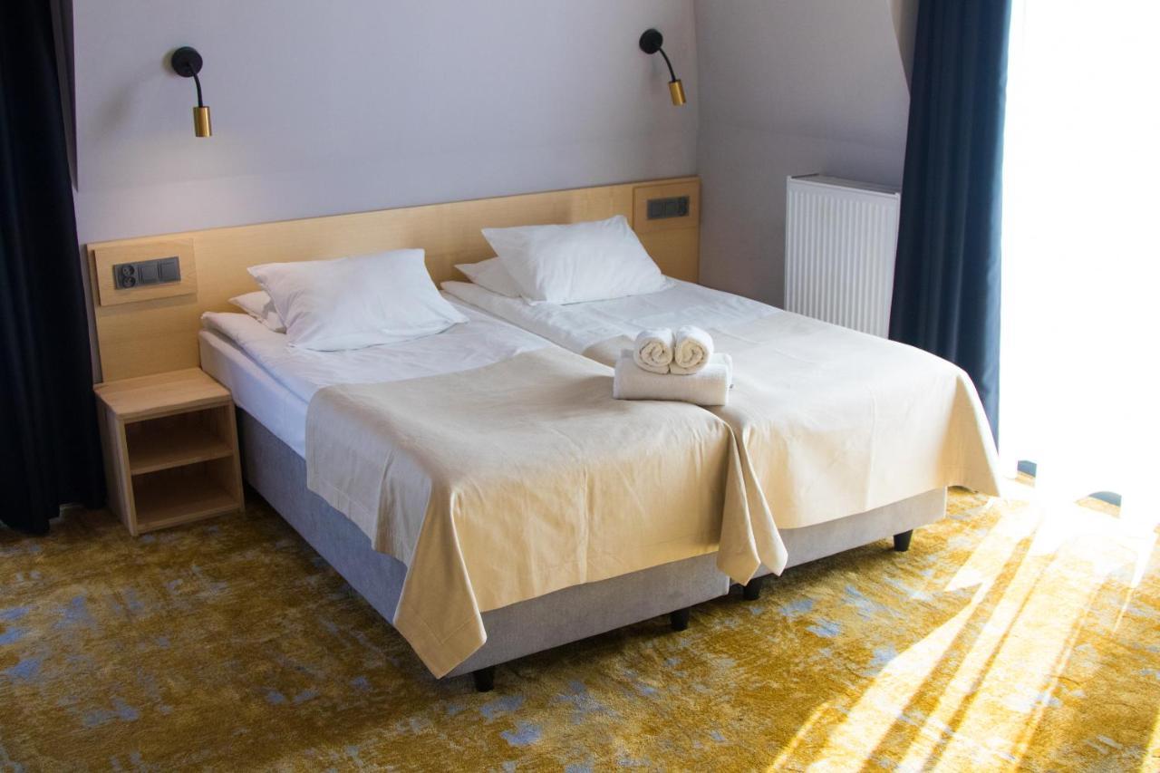 Amber Port Hotel Дарволко Екстериор снимка