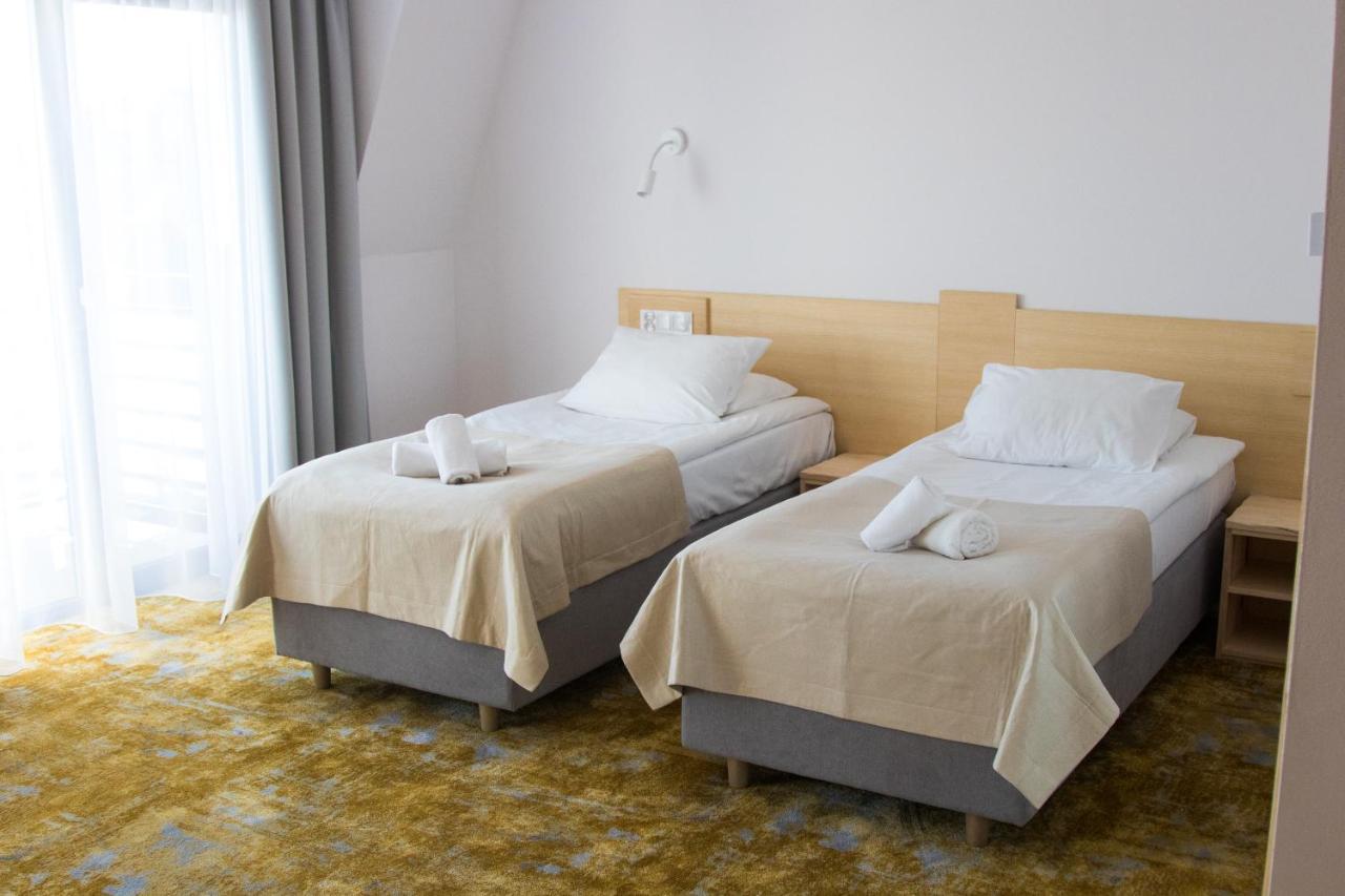 Amber Port Hotel Дарволко Екстериор снимка
