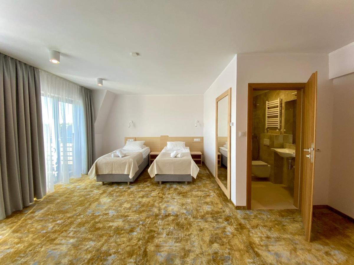 Amber Port Hotel Дарволко Екстериор снимка