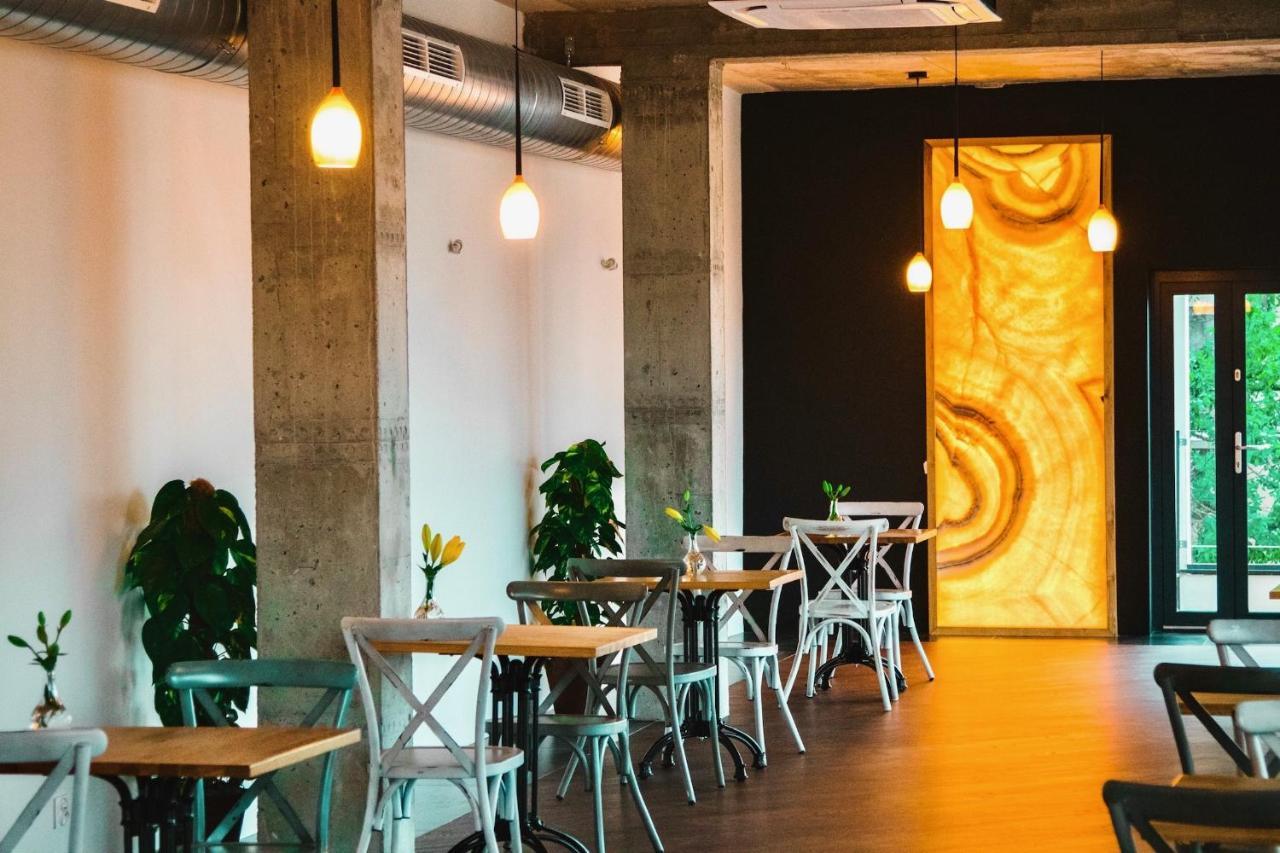 Amber Port Hotel Дарволко Екстериор снимка