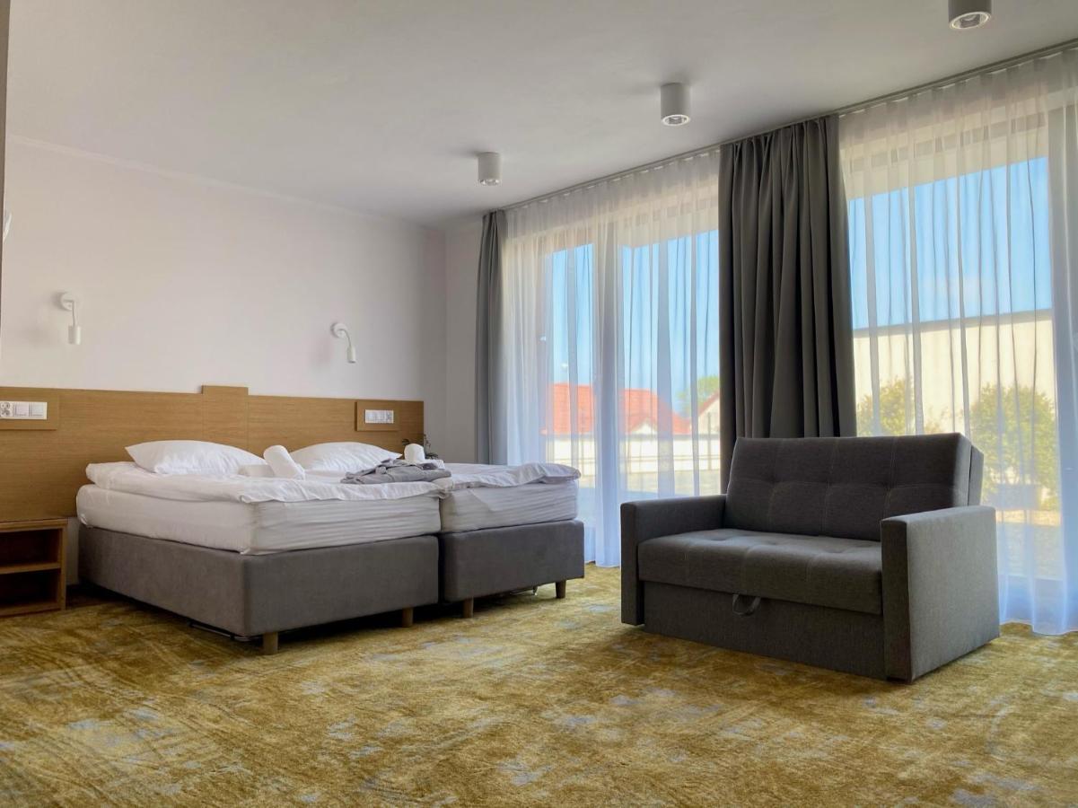 Amber Port Hotel Дарволко Екстериор снимка