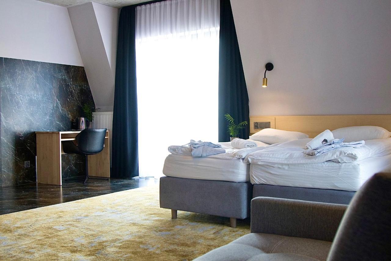 Amber Port Hotel Дарволко Екстериор снимка