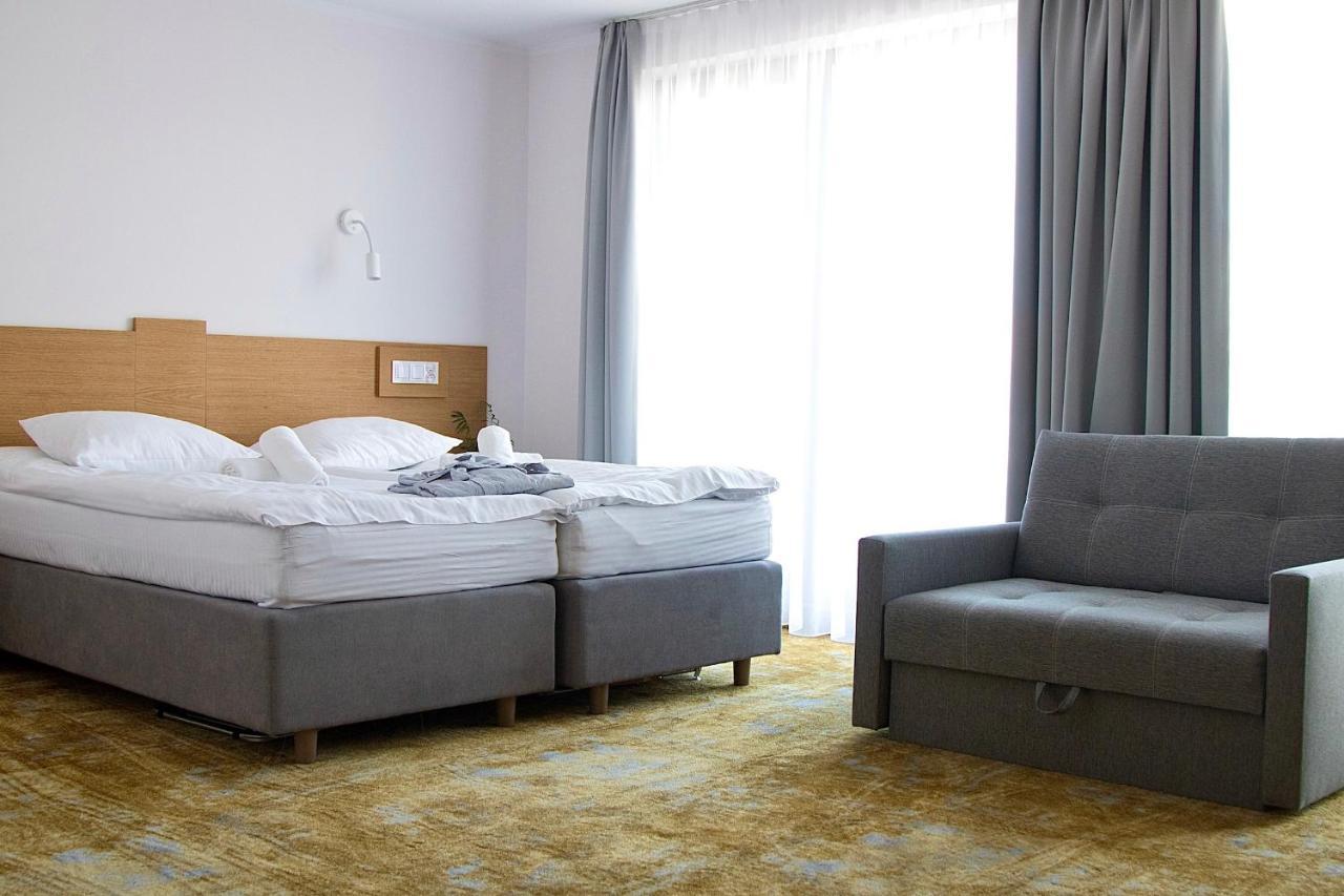 Amber Port Hotel Дарволко Екстериор снимка