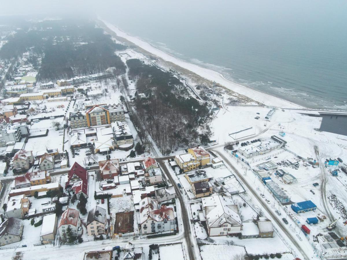 Amber Port Hotel Дарволко Екстериор снимка