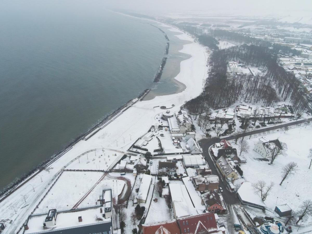 Amber Port Hotel Дарволко Екстериор снимка