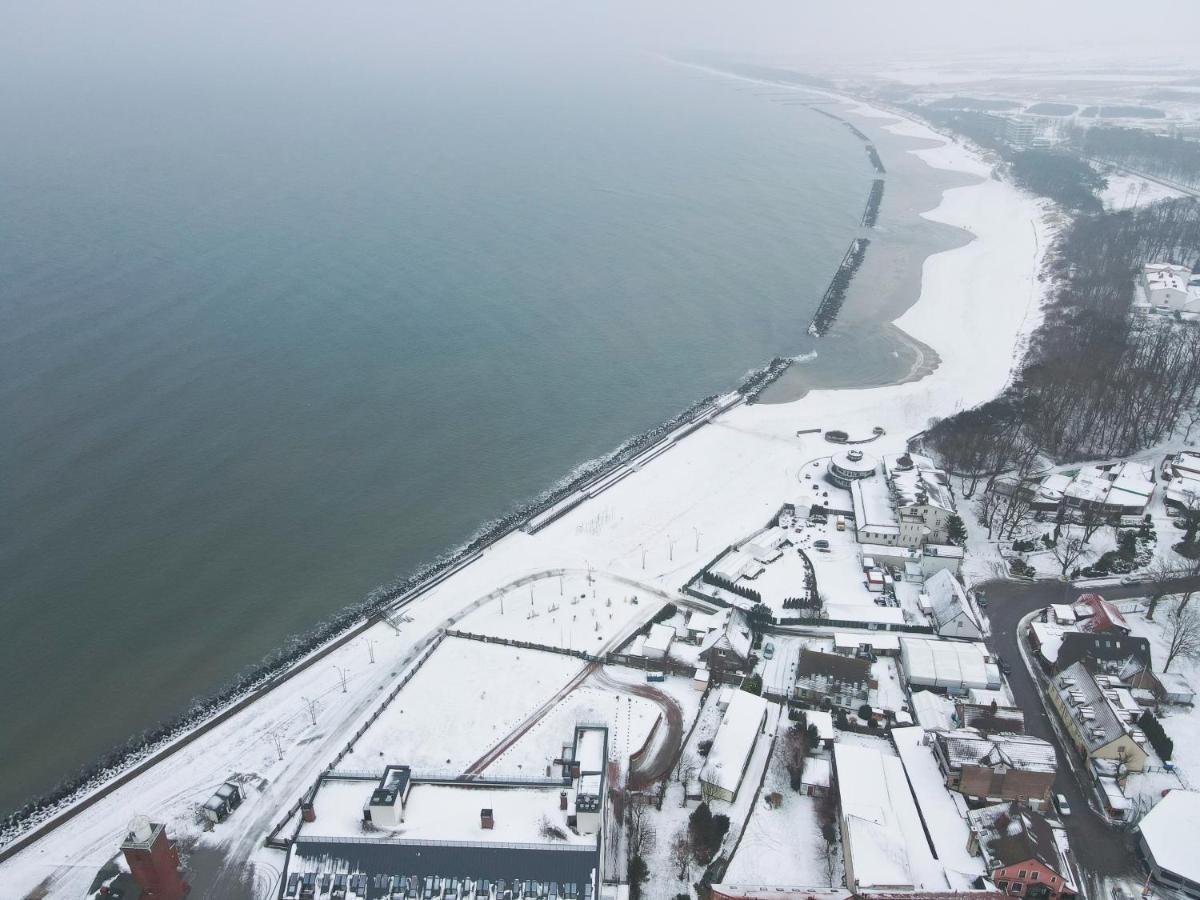 Amber Port Hotel Дарволко Екстериор снимка